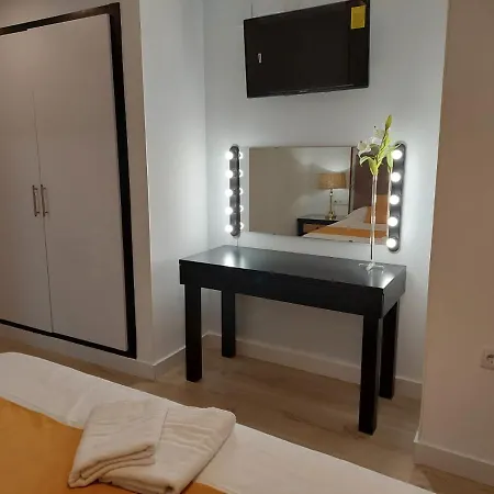 Garden Rous Szálloda Paiporta