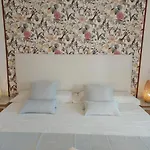 Garden Rous Hotel