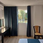 Hotel Garden Rous
