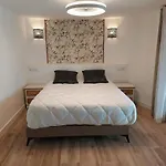 Garden Rous Hotel