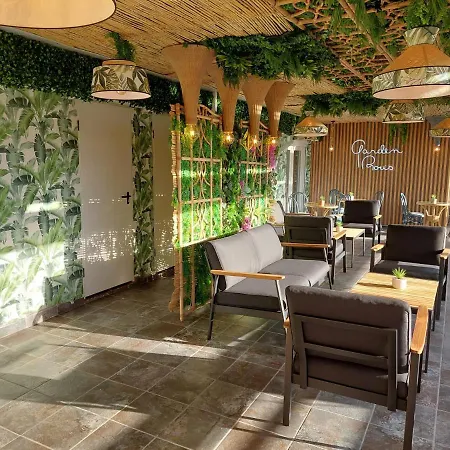 Garden Rous Hotel *