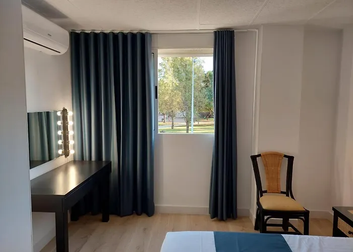 Hotel Garden Rous